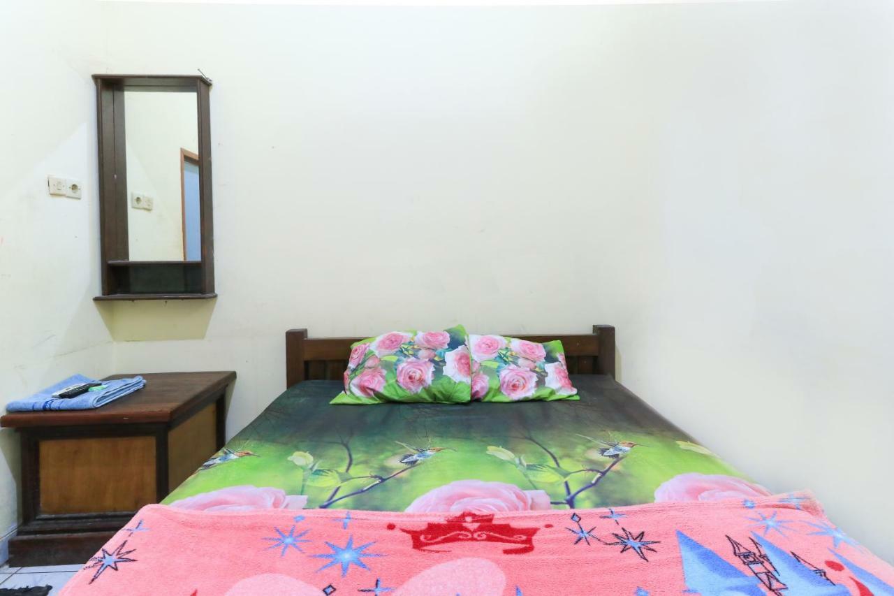 Hotel Erysa Juanda Sedati Exterior foto